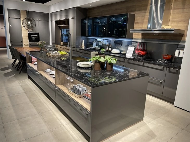 Organizing kitchen cabinets (2)